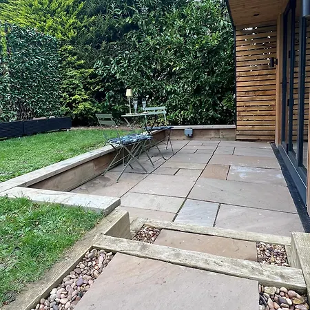 아파트 Airport & Trinity Uni *